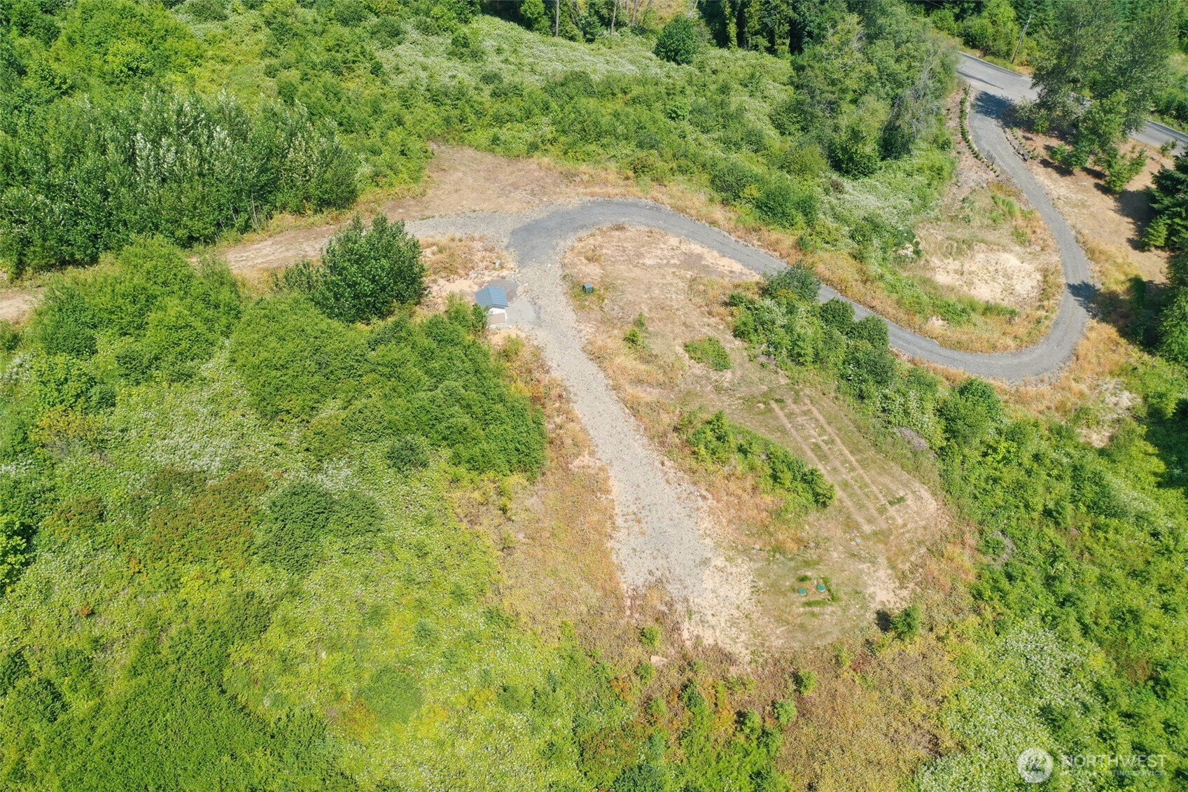 215 Sanderson Road Property Photo 9