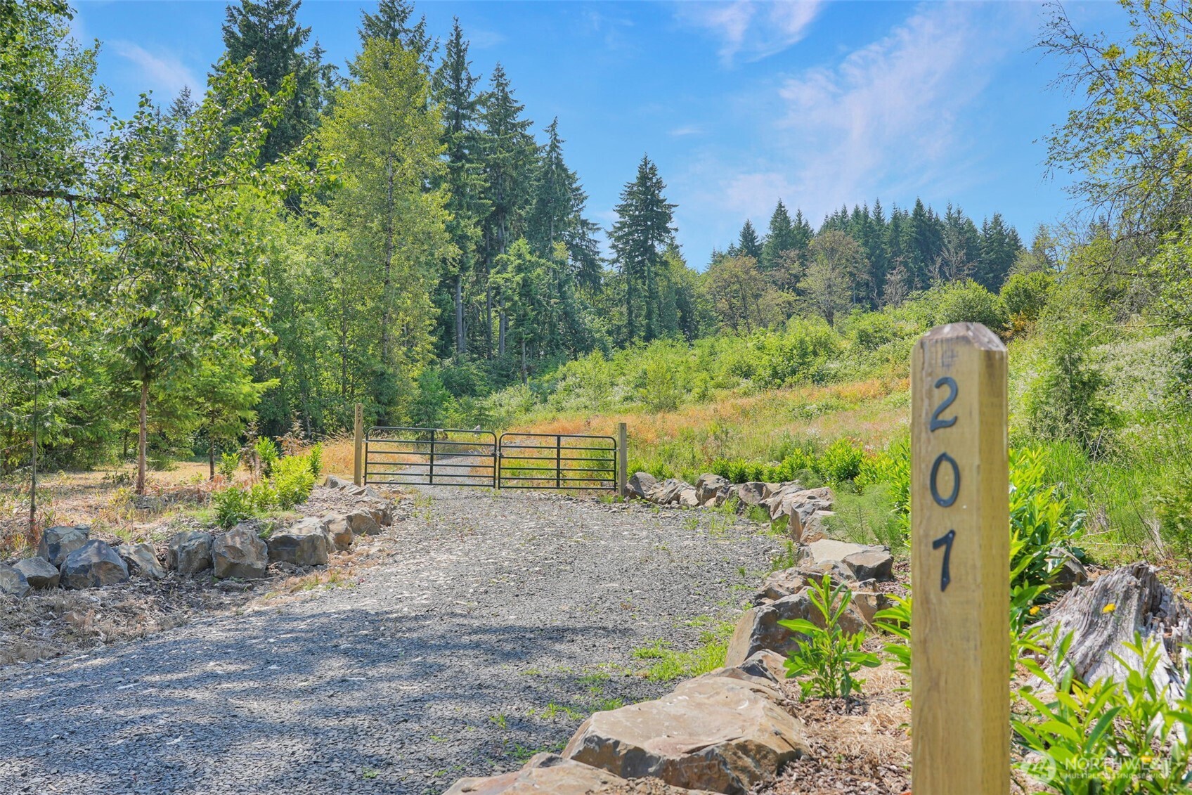 207 Sanderson Road Property Photo 1