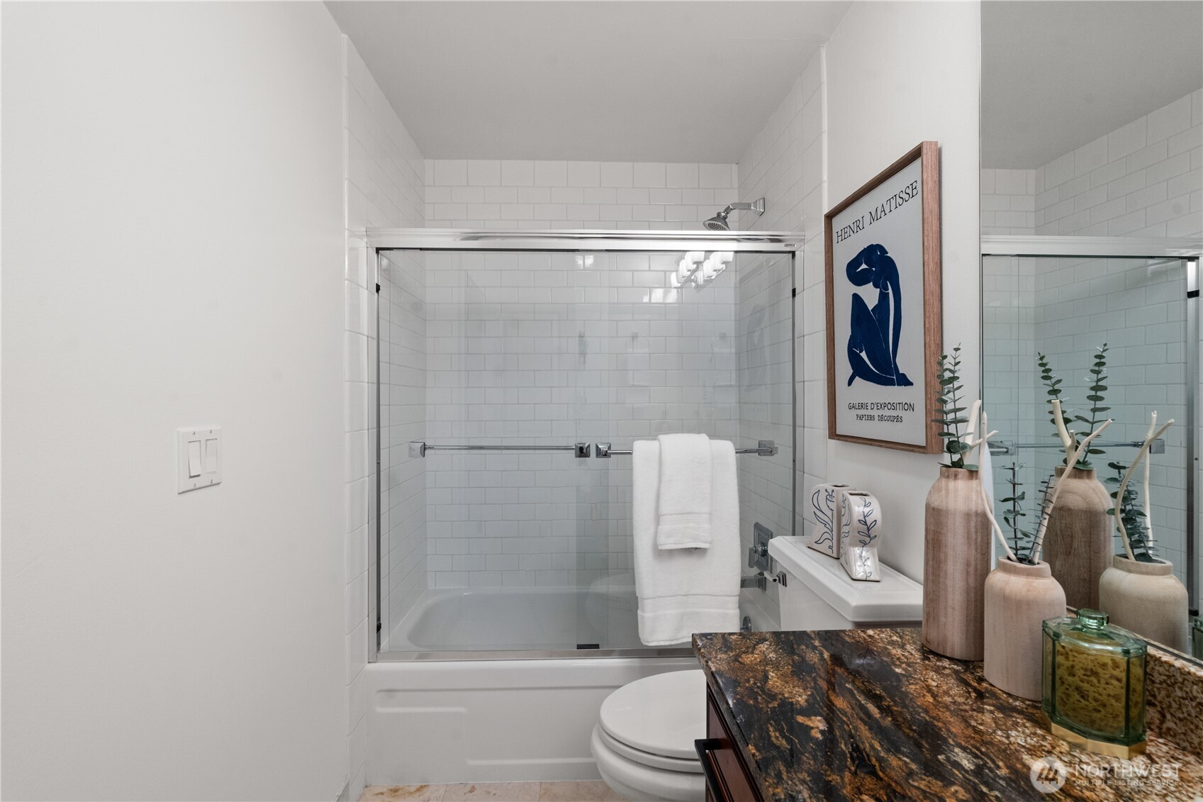 2501 Canterbury Lane 203 Property Photo 25