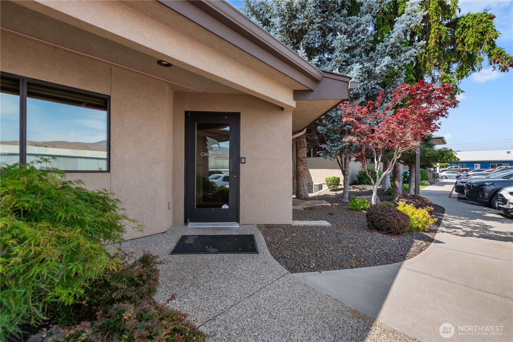 2525 Euclid Avenue Property Photo 8