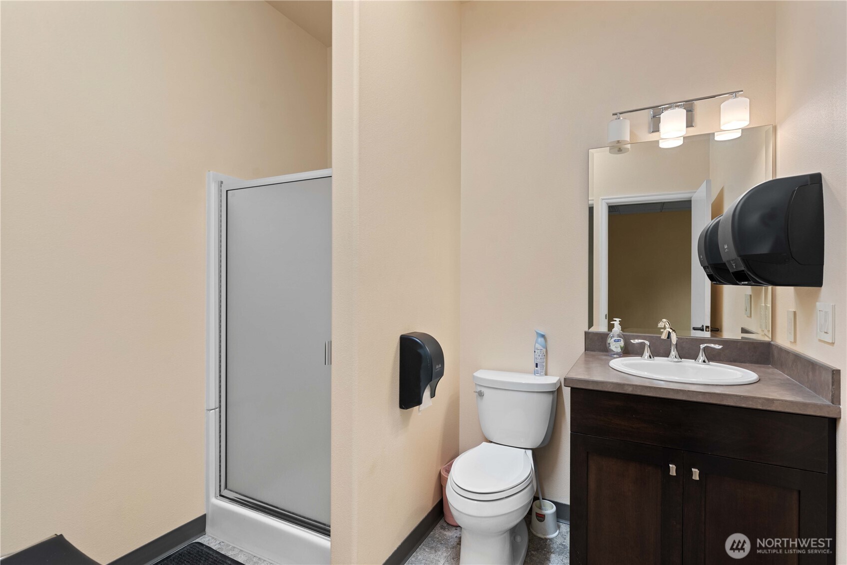 2525 Euclid Avenue Property Photo 20