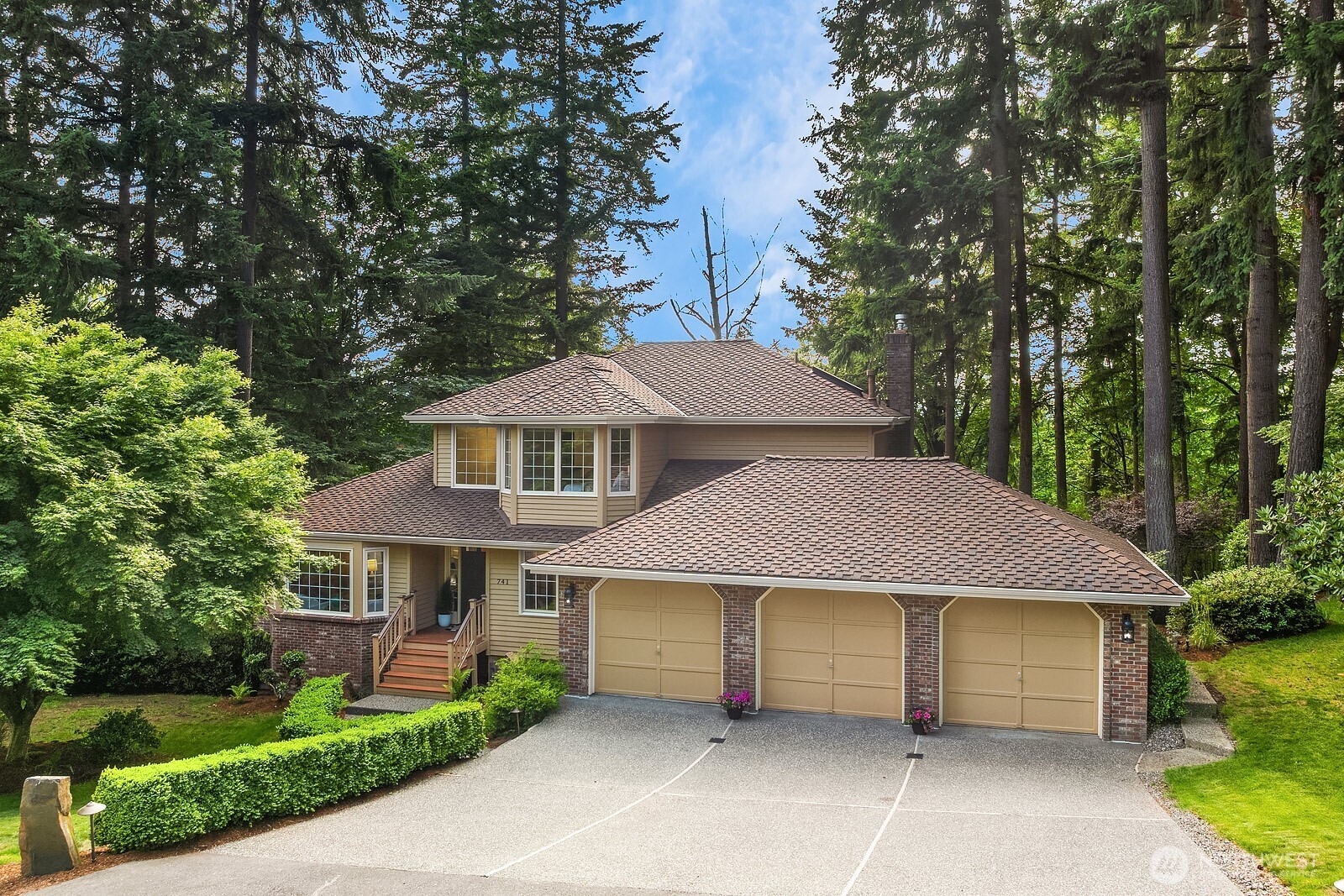 741 222nd Place Property Photo 33