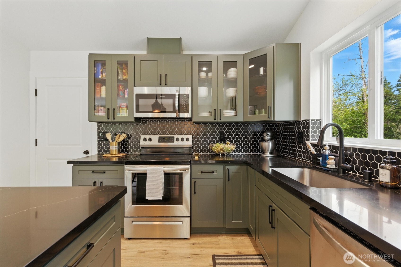 10 Cornwall Road Property Photo 8