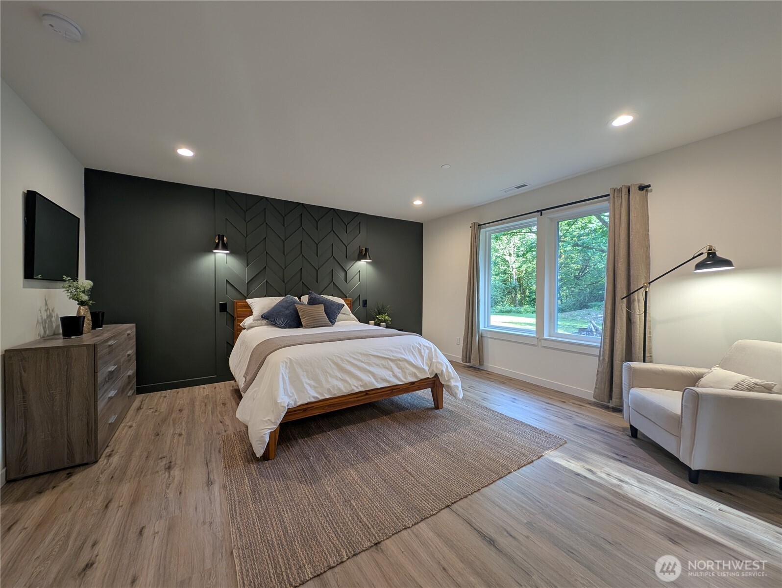 10 Cornwall Road Property Photo 12
