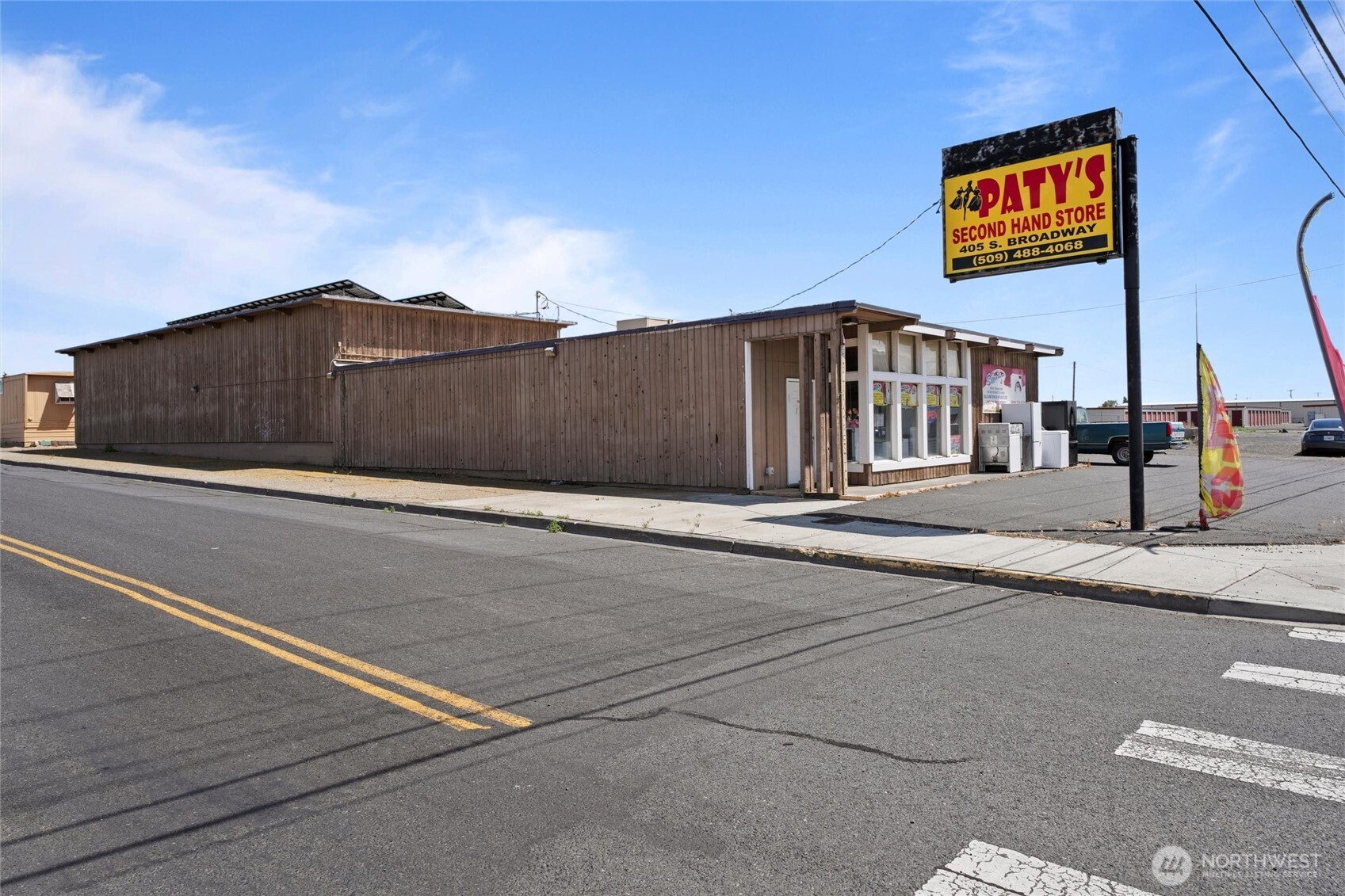 405 S Broadway Avenue Property Photo 3