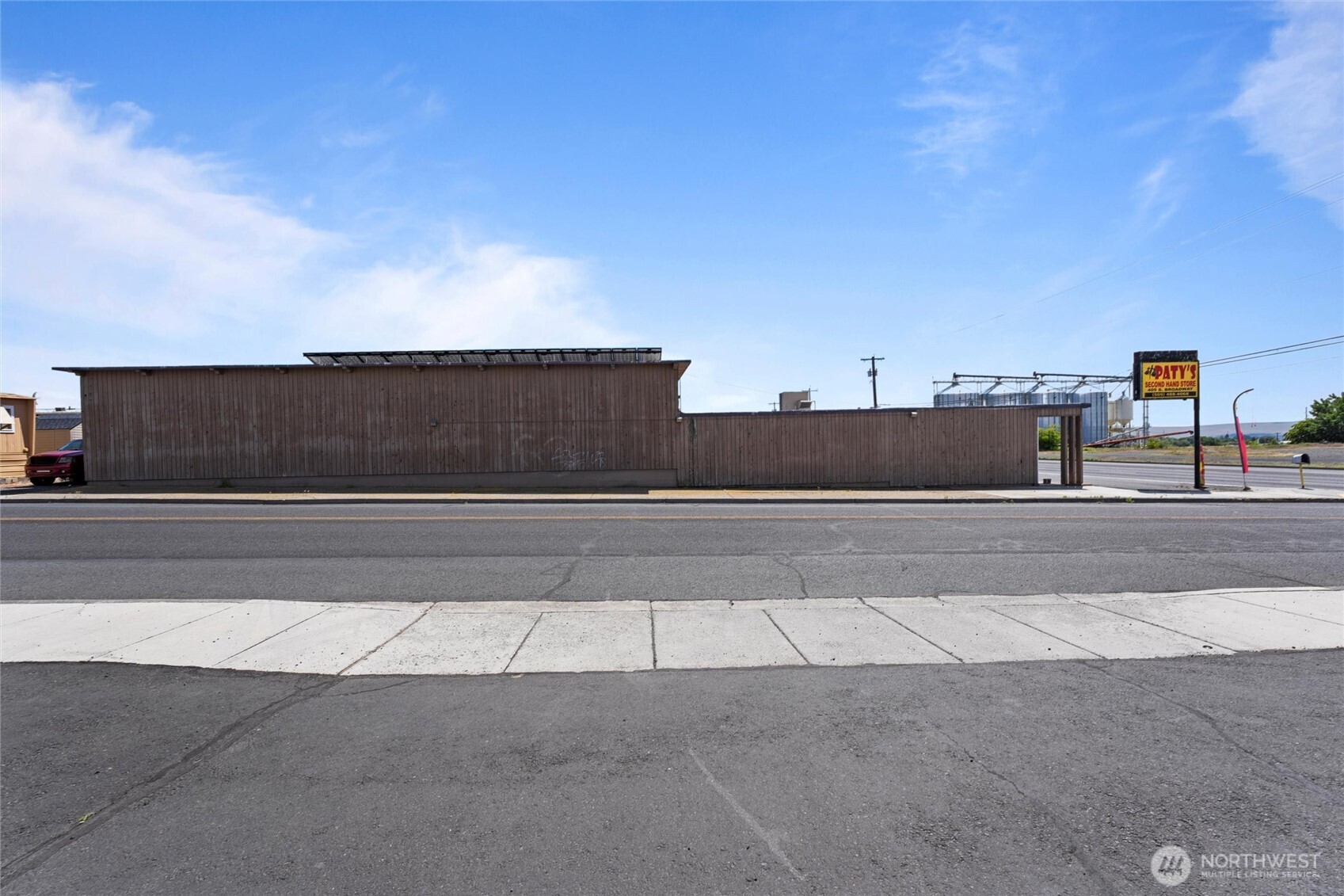 405 S Broadway Avenue Property Photo 5