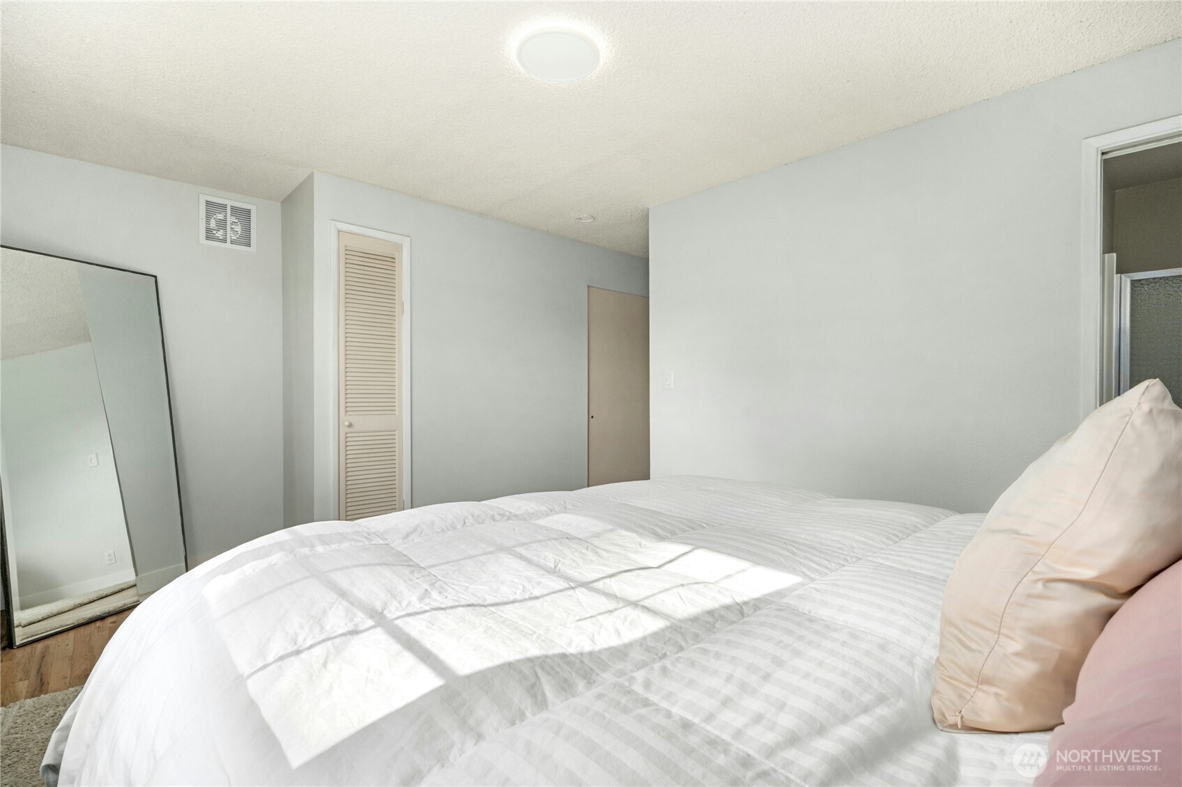 1037 Harding Street Property Photo 16