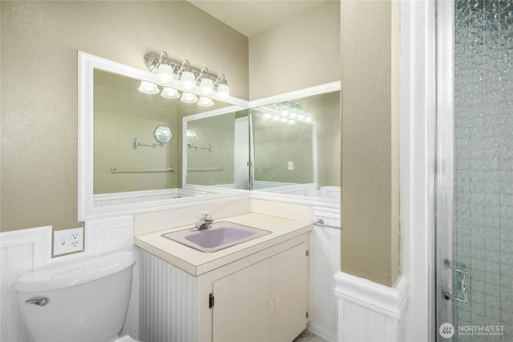 1037 Harding Street Property Photo 17