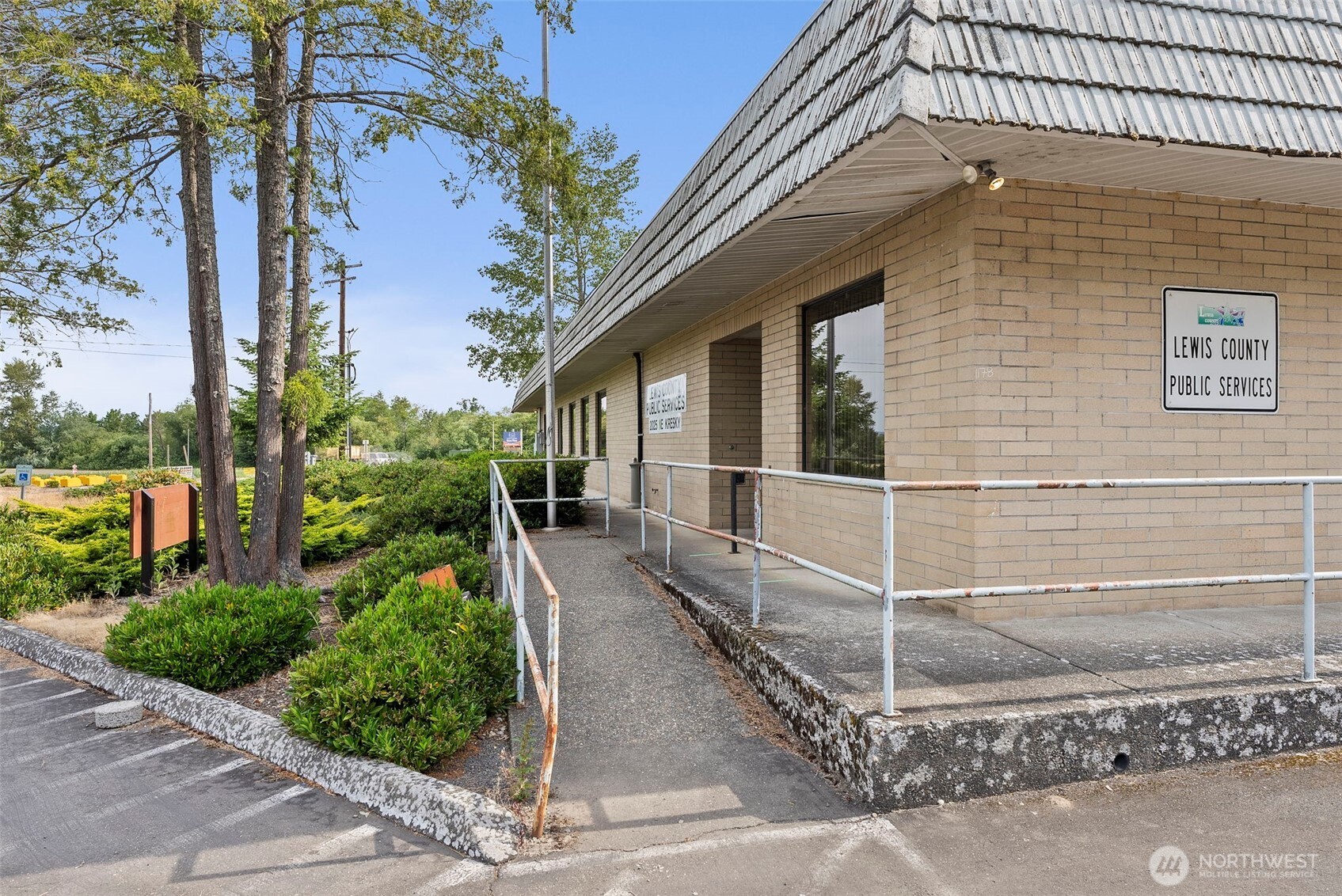 2025 Ne Kresky Avenue Property Photo 12