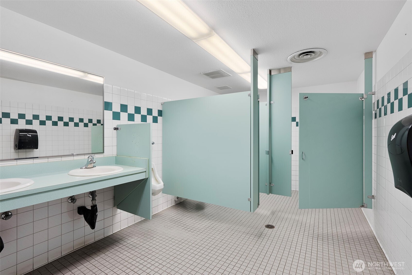 2025 Ne Kresky Avenue Property Photo 17