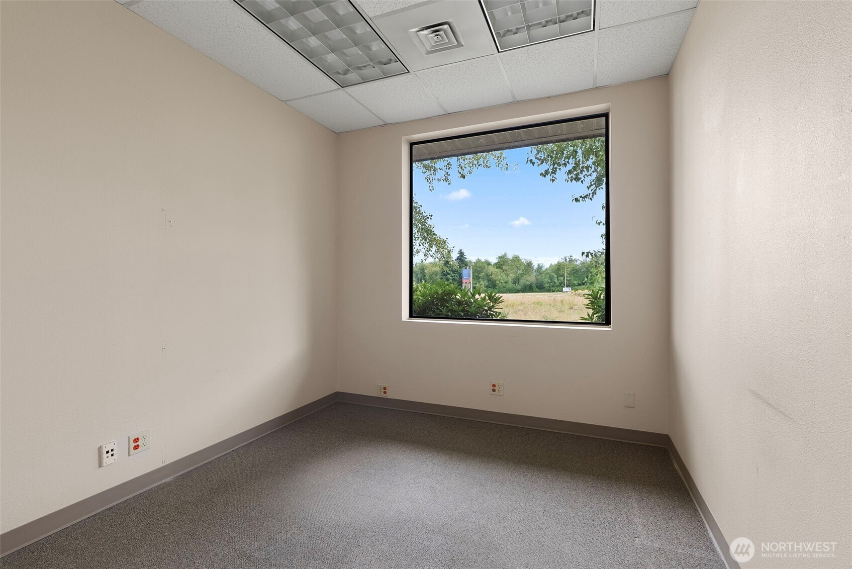 2025 Ne Kresky Avenue Property Photo 24