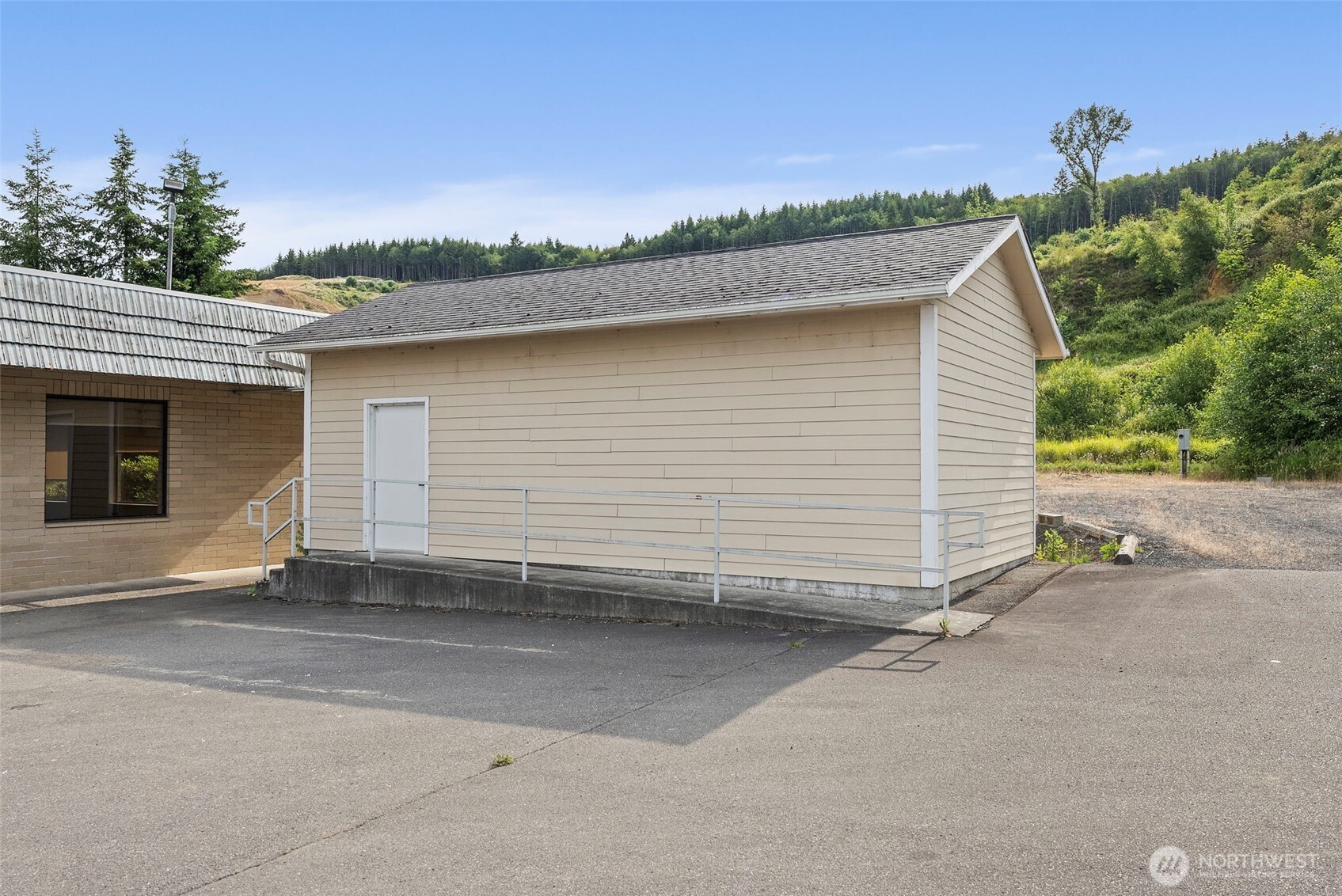 2025 Ne Kresky Avenue Property Photo 38