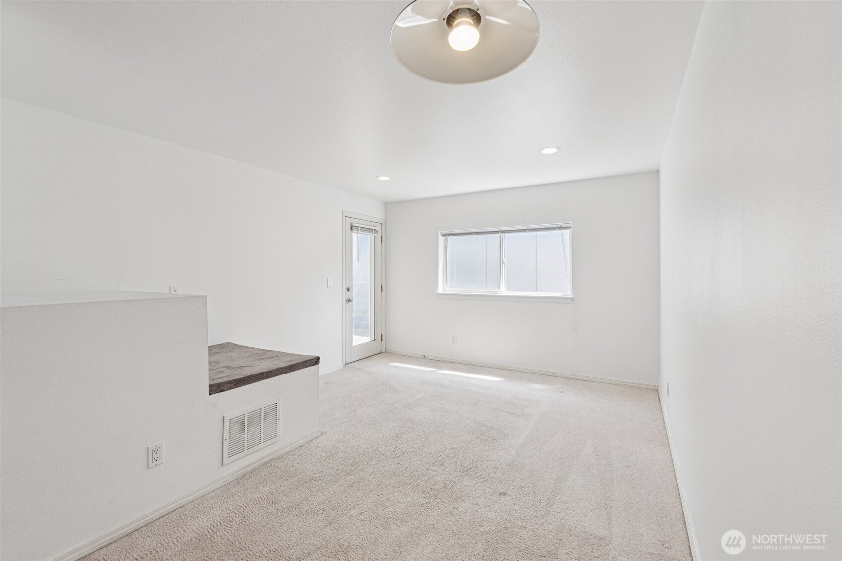 5624 Roosevelt Way 202 Property Photo 3