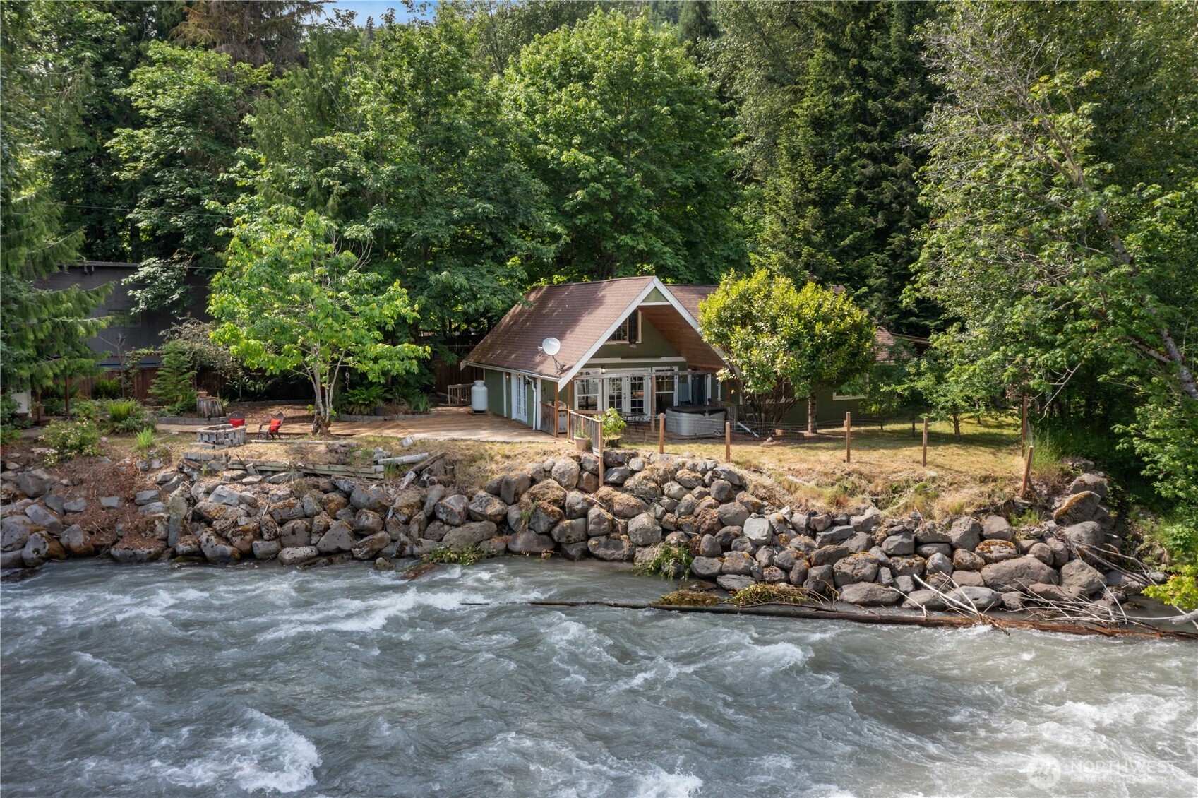 50739 Se Enumclaw-chinook Pass Road Property Photo 1