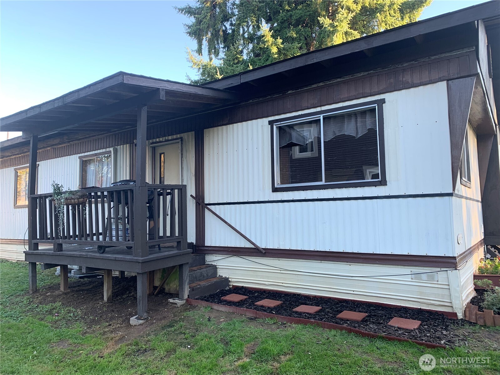 818 D Street Property Photo 1