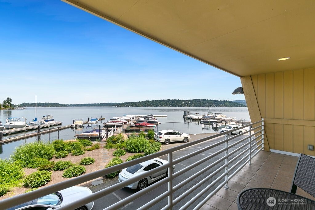 9520 Rainier Avenue 202 Property Photo 1