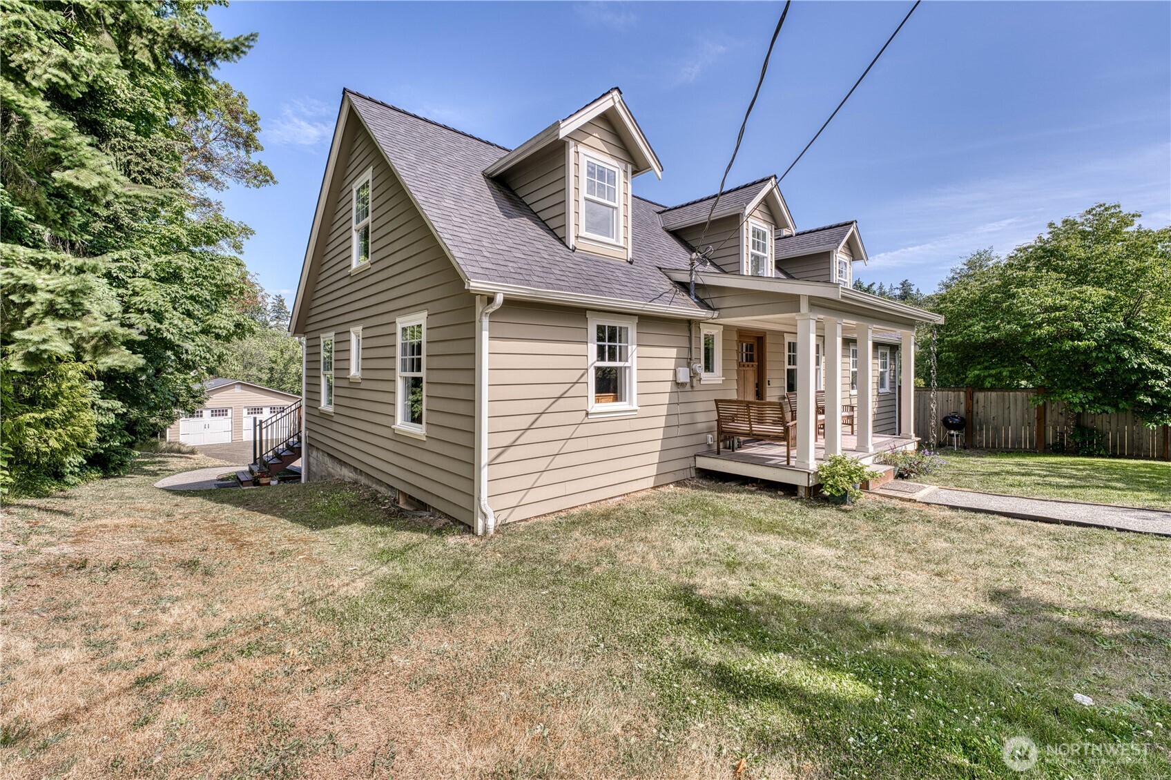 7021 Beach Drive Property Photo 1