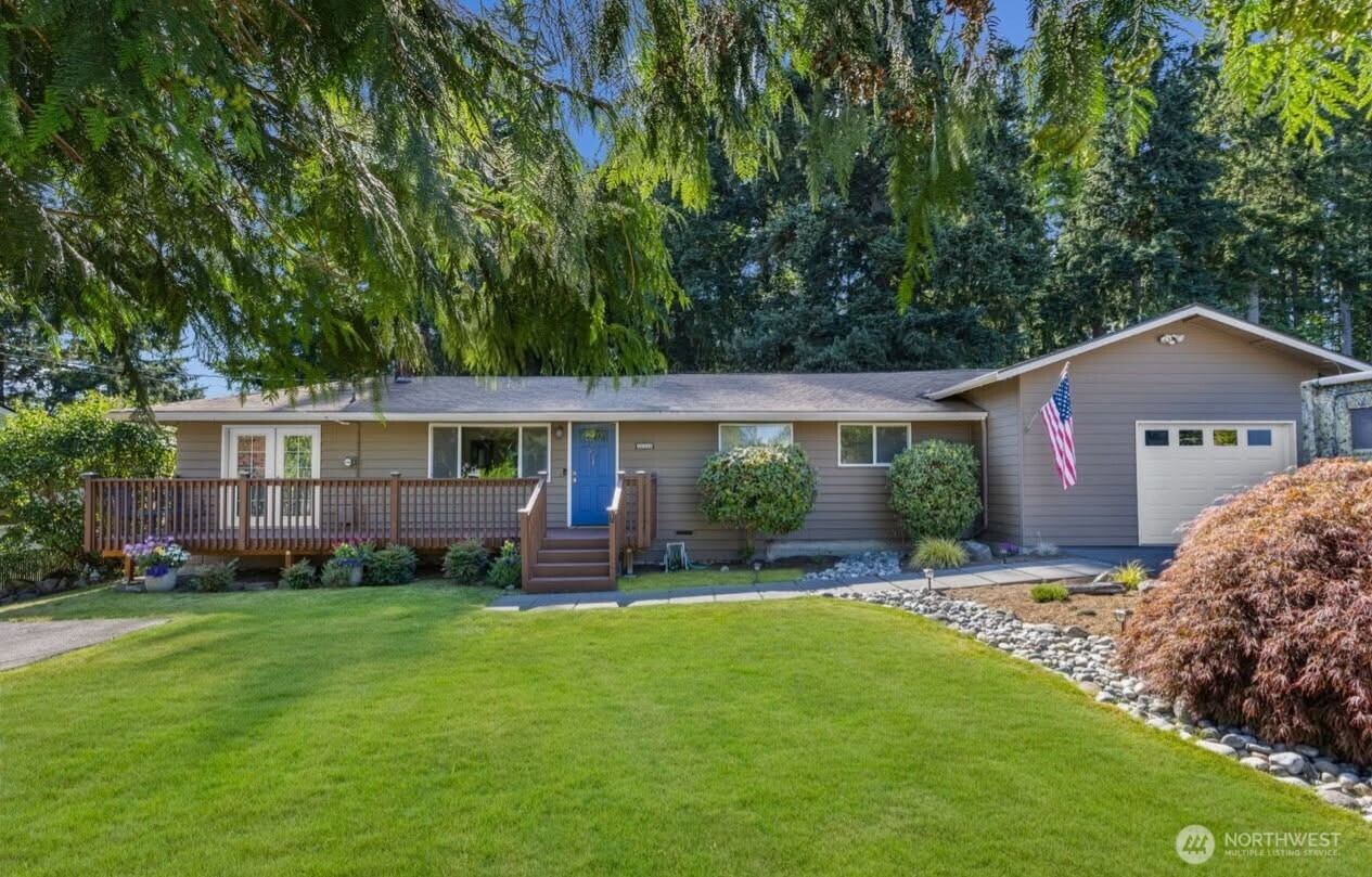 23318 3rd Place Property Photo 1