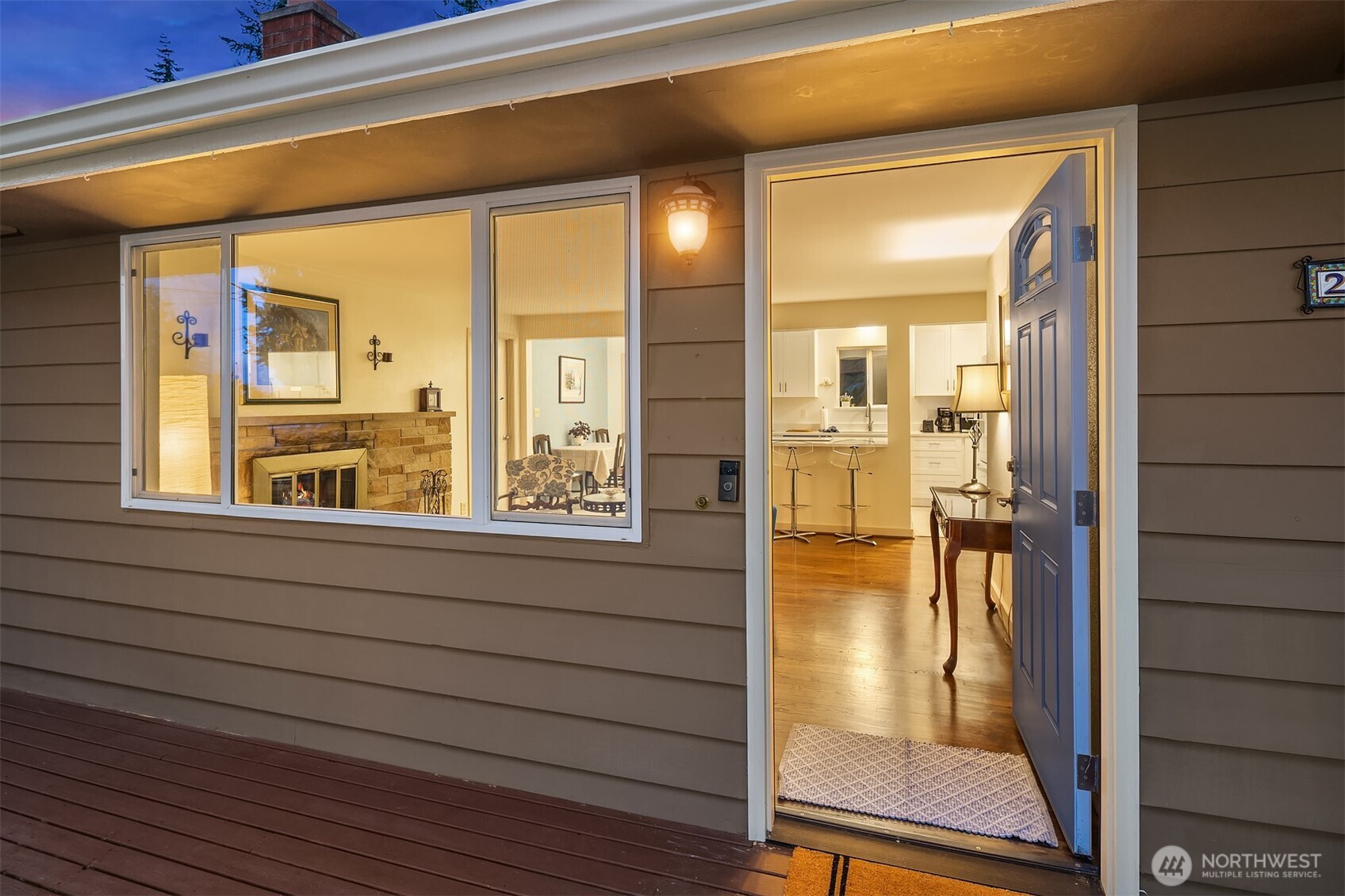 23318 3rd Place Property Photo 2