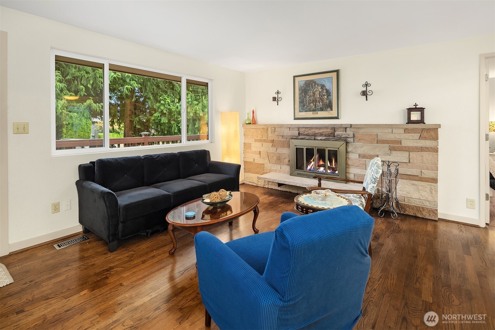 23318 3rd Place Property Photo 7