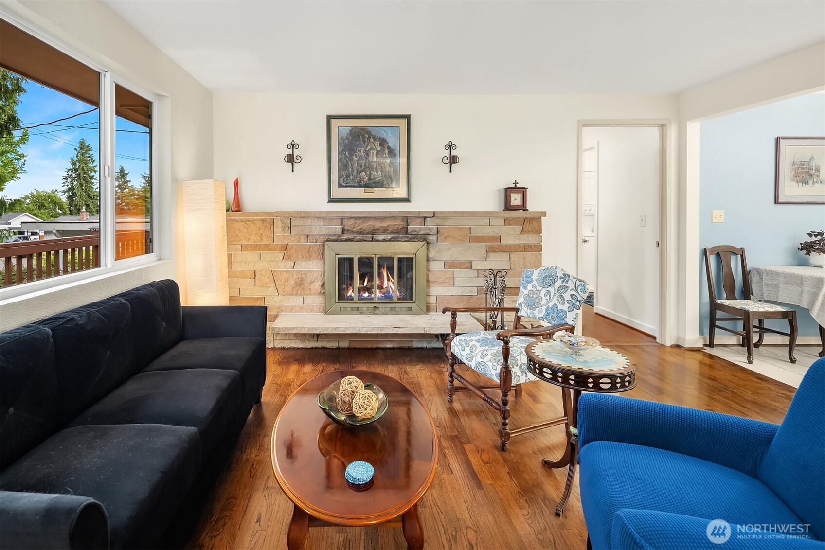 23318 3rd Place Property Photo 8