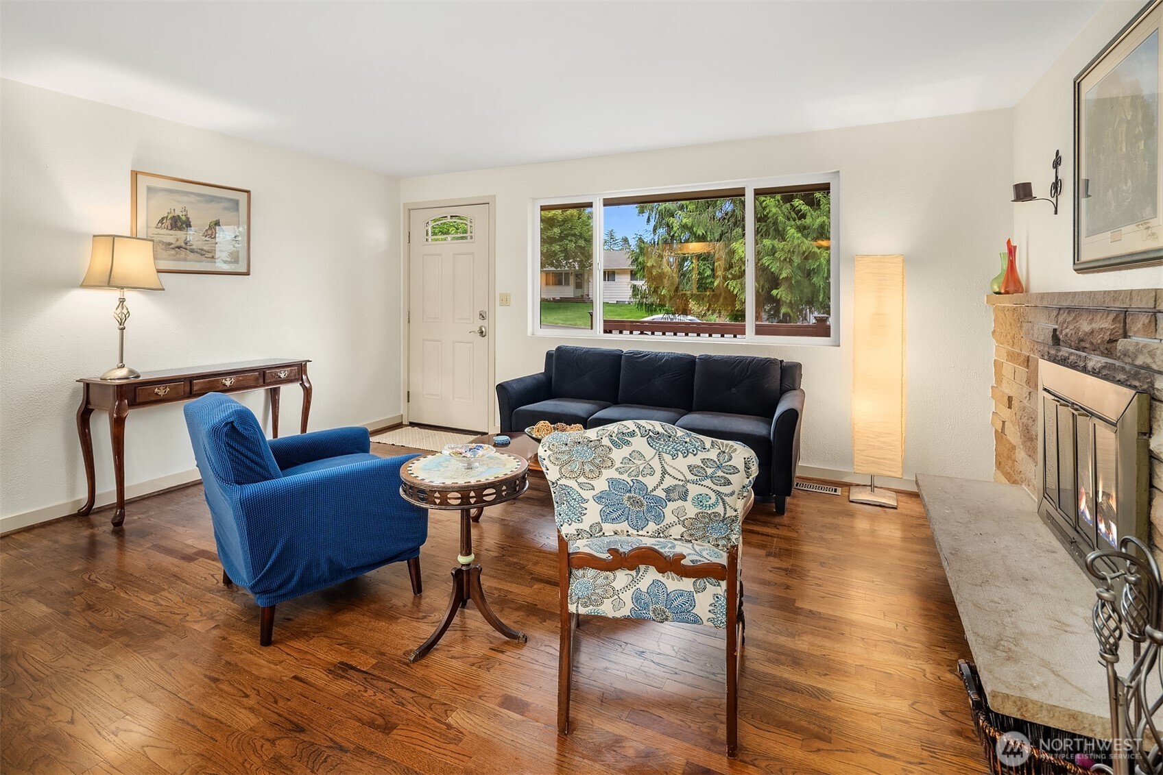 23318 3rd Place Property Photo 9