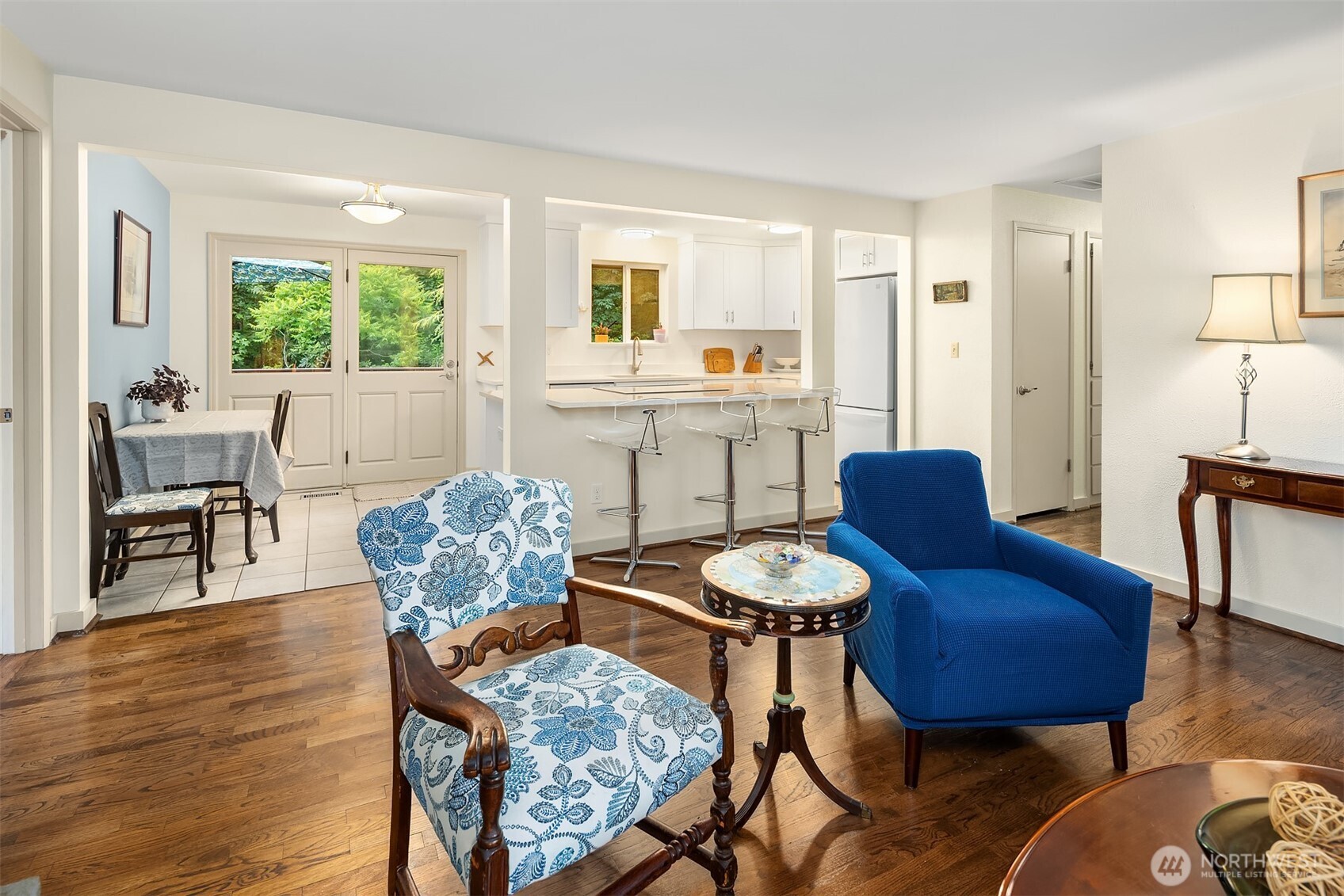 23318 3rd Place Property Photo 10