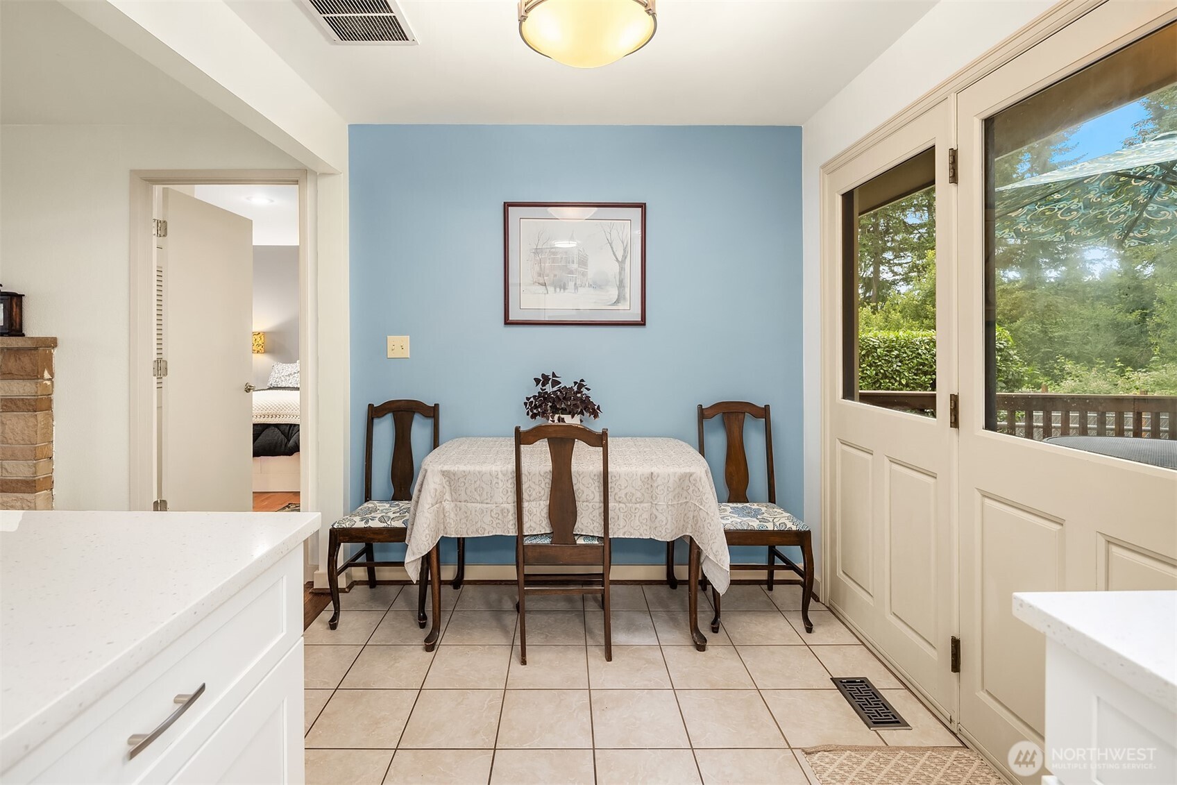 23318 3rd Place Property Photo 13