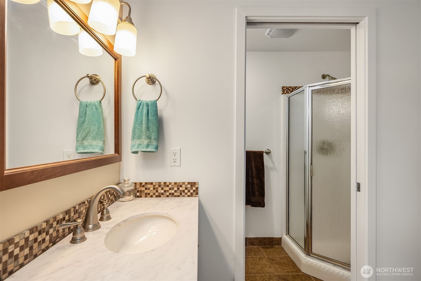 23318 3rd Place Property Photo 17