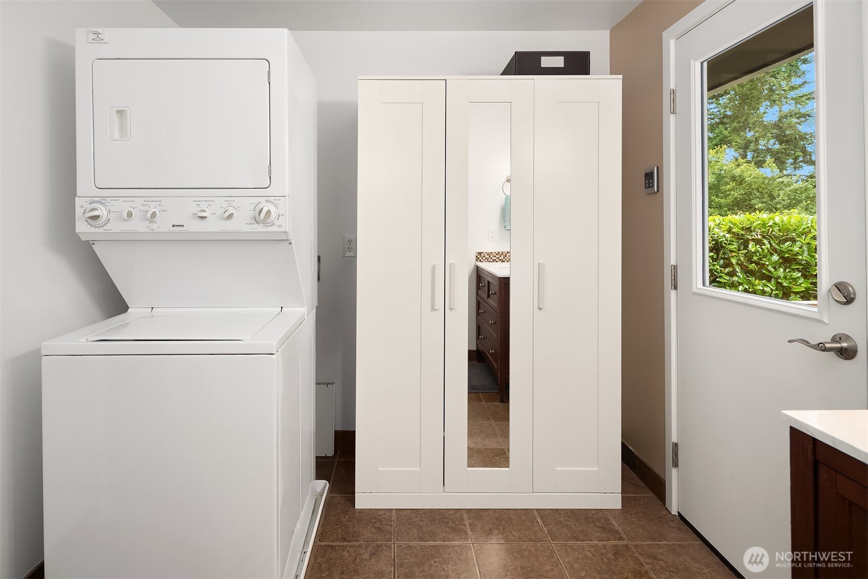 23318 3rd Place Property Photo 19