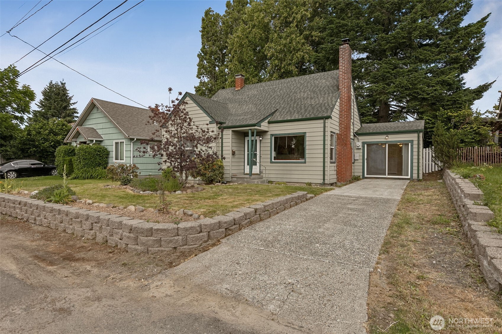 222 Milroy Street Property Photo 1