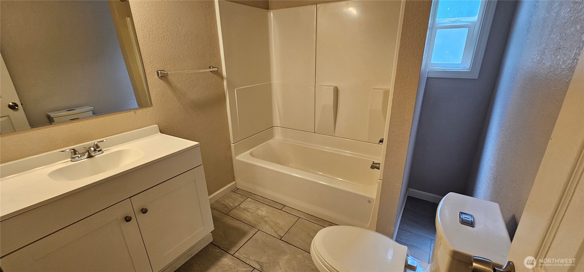 21 E Cromarty Court Property Photo 18