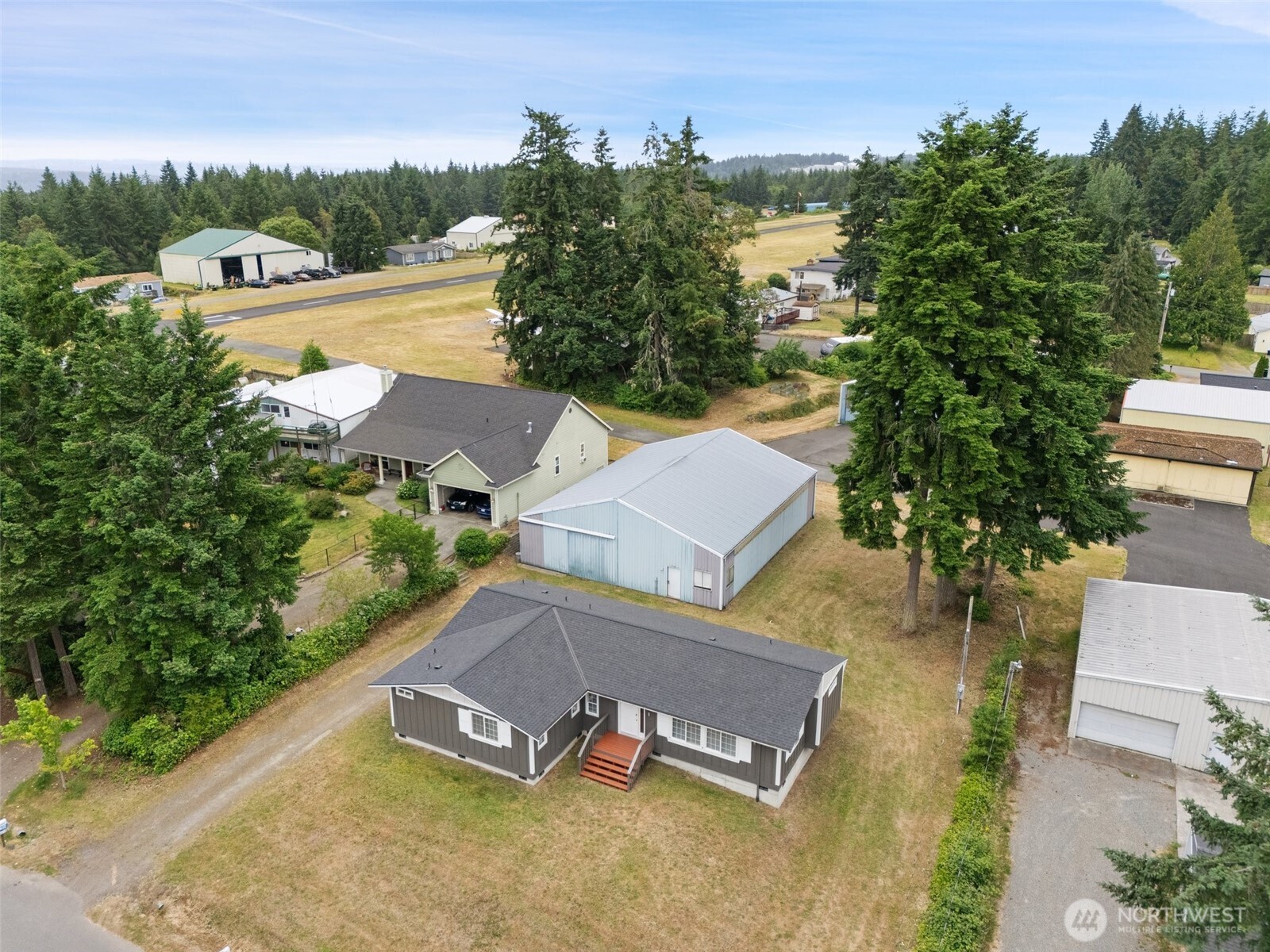 10600 Nw Contact Court Property Photo 1