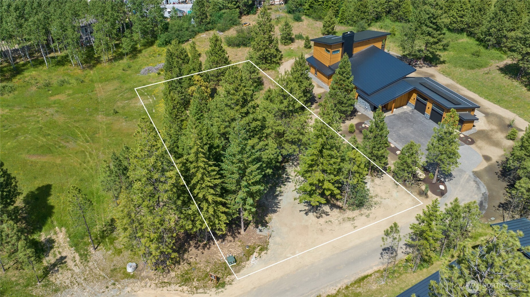 470 Old Grove Trail Property Photo 4