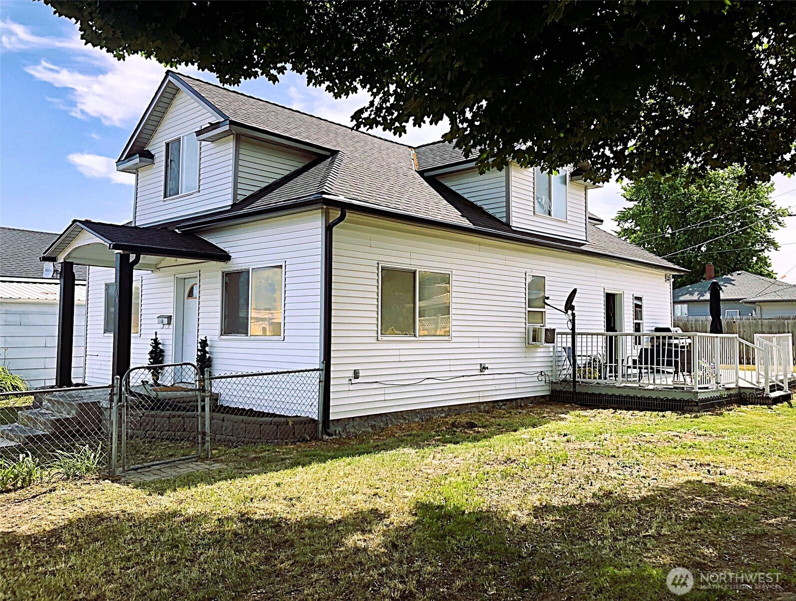 306 E 7th Avenue Property Photo 1