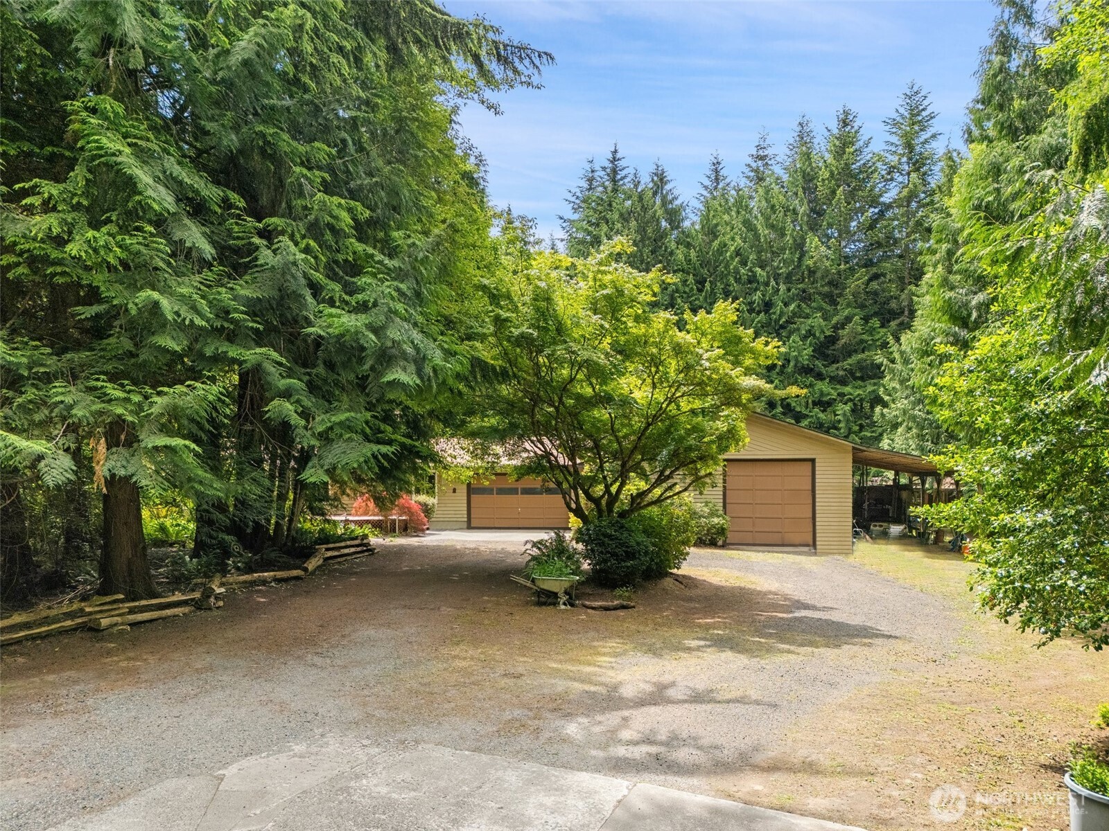 4005 Ne Kedros Drive Property Photo 1