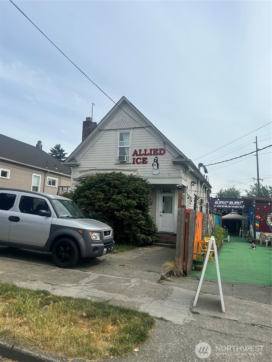 611 Nw Bright Street Property Photo 4