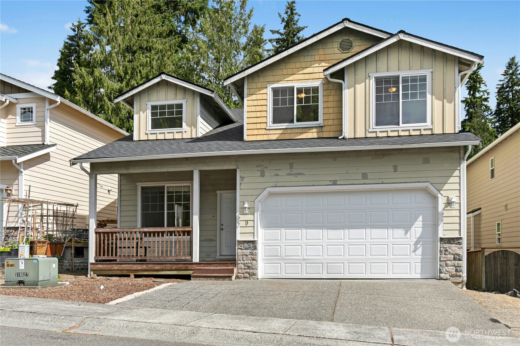 9 166th Place Property Photo 1