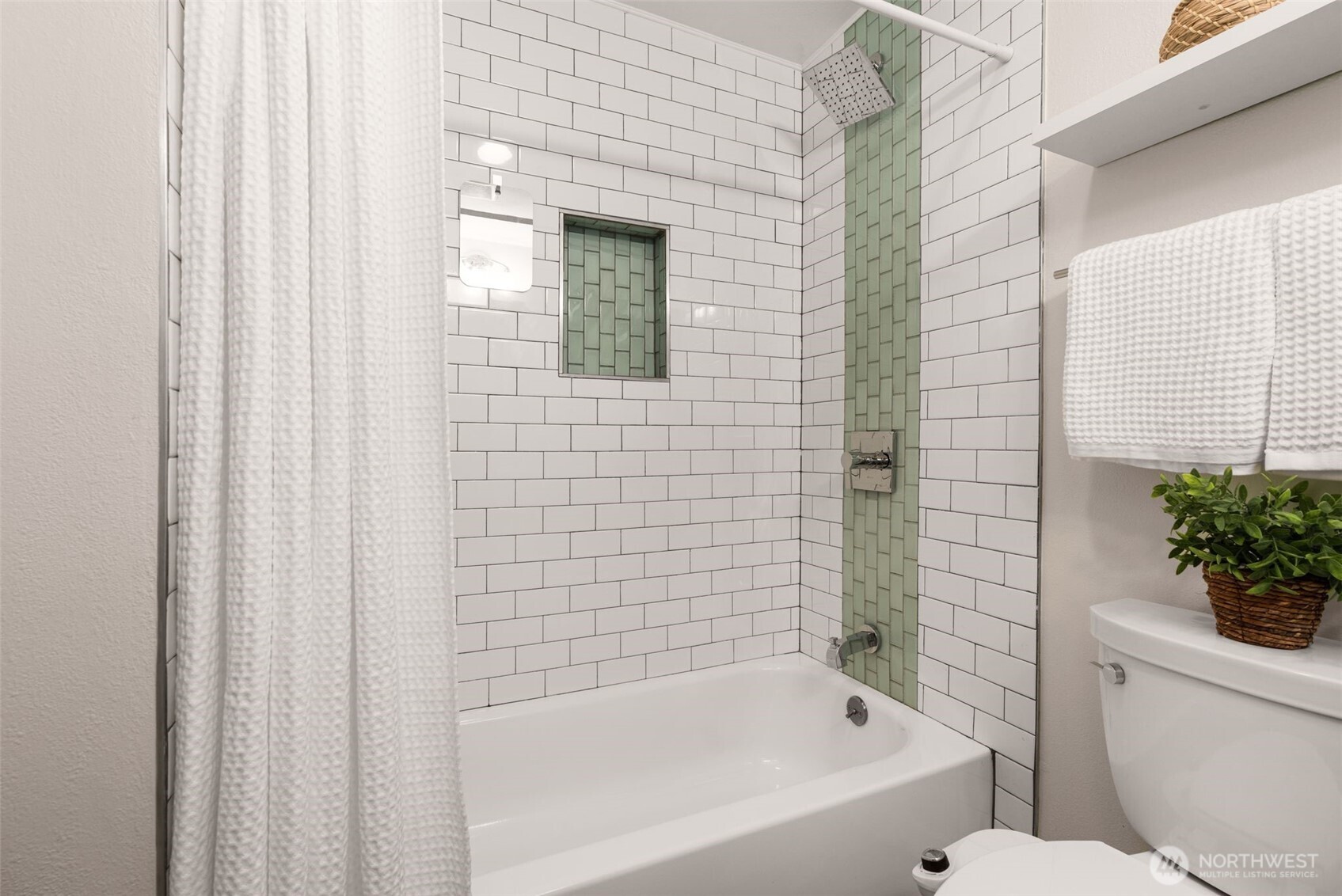 2219 Eastlake Avenue 101 Property Photo 13
