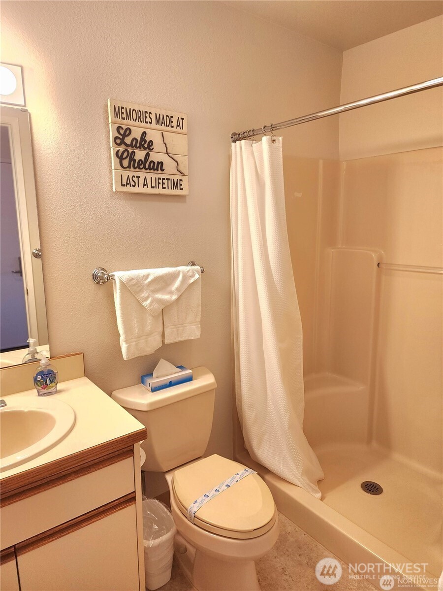 1 Nekquelekin 457-d Property Photo 10