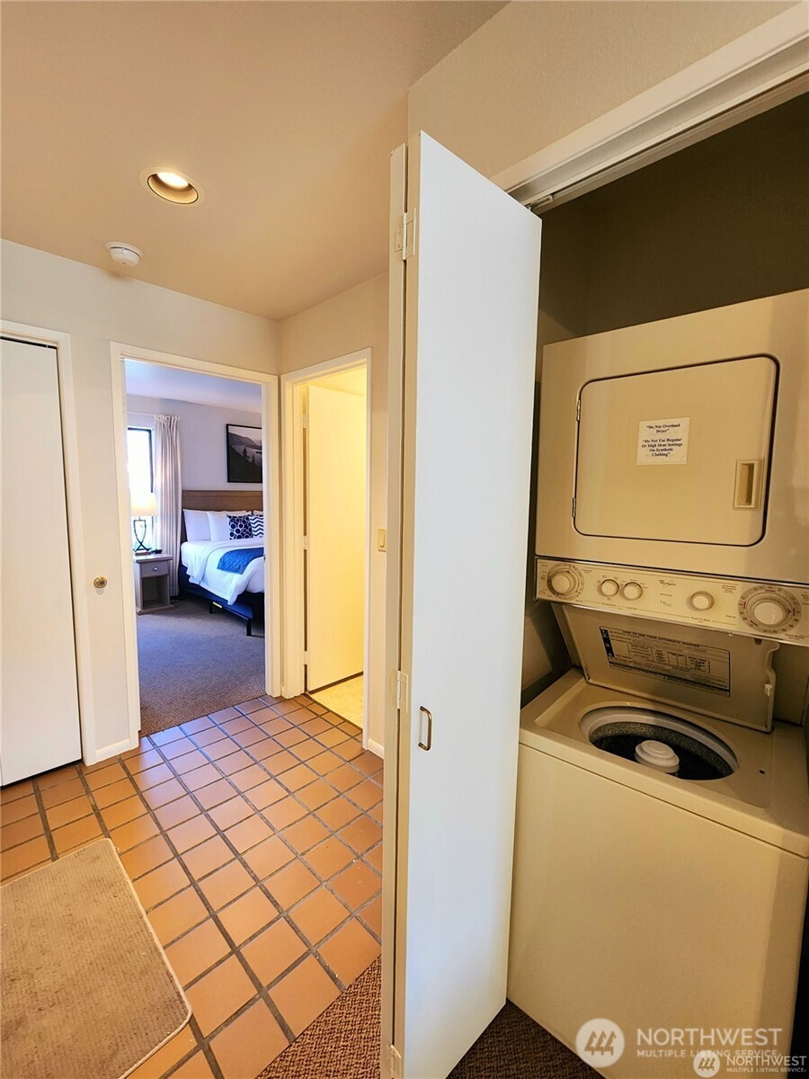 1 Nekquelekin 457-d Property Photo 11