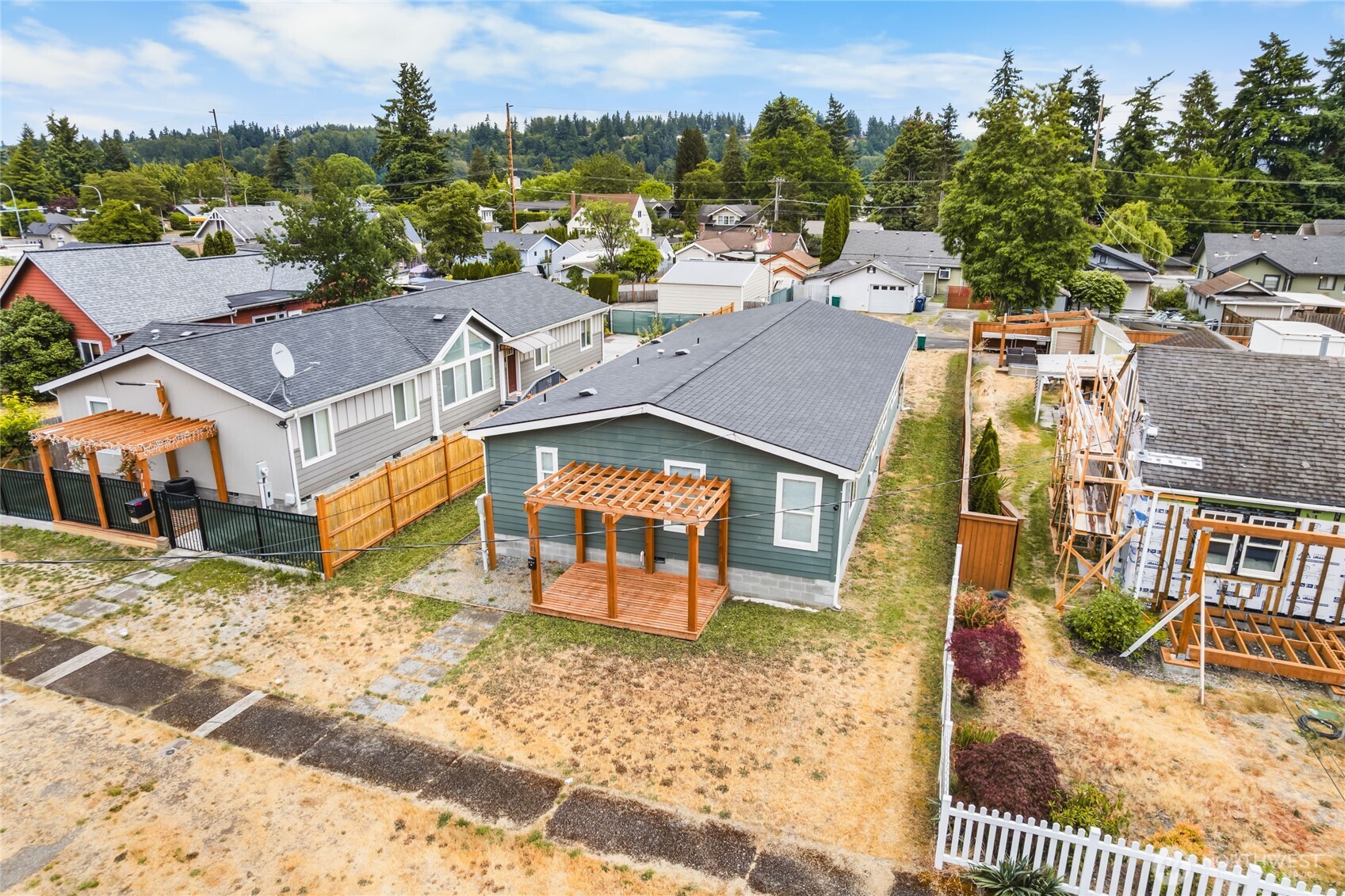 120 L Street Property Photo 1