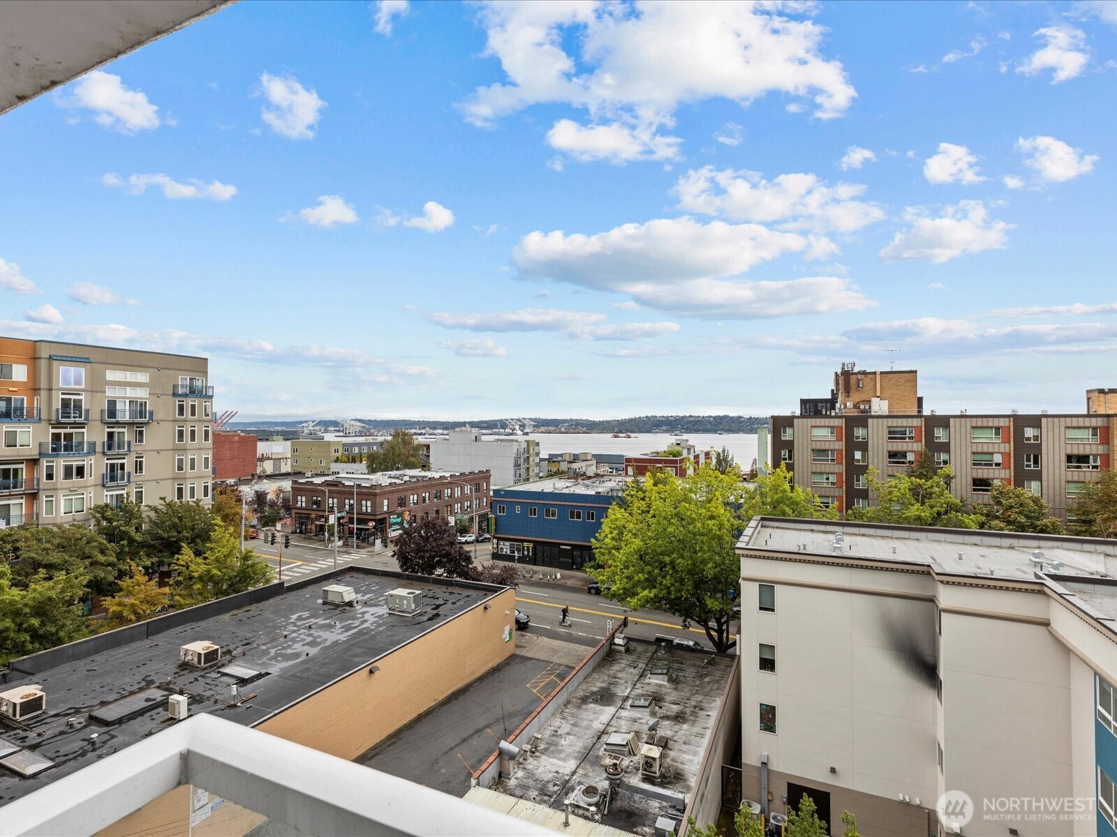 121 Vine Street 601 Property Photo 1