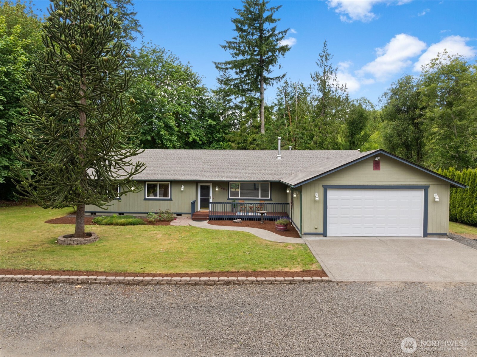 7207 Lakeside St Sw Property Photo 1