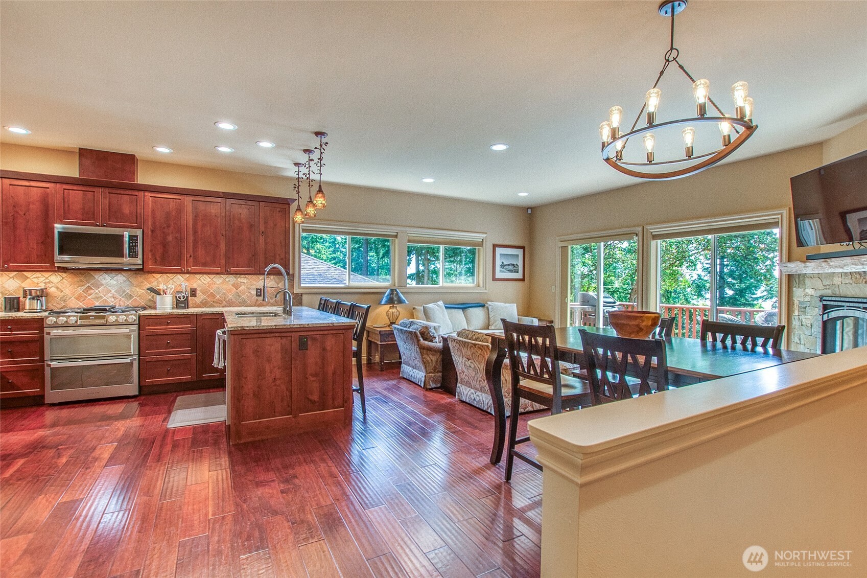 211 Geer Lane Property Photo 8