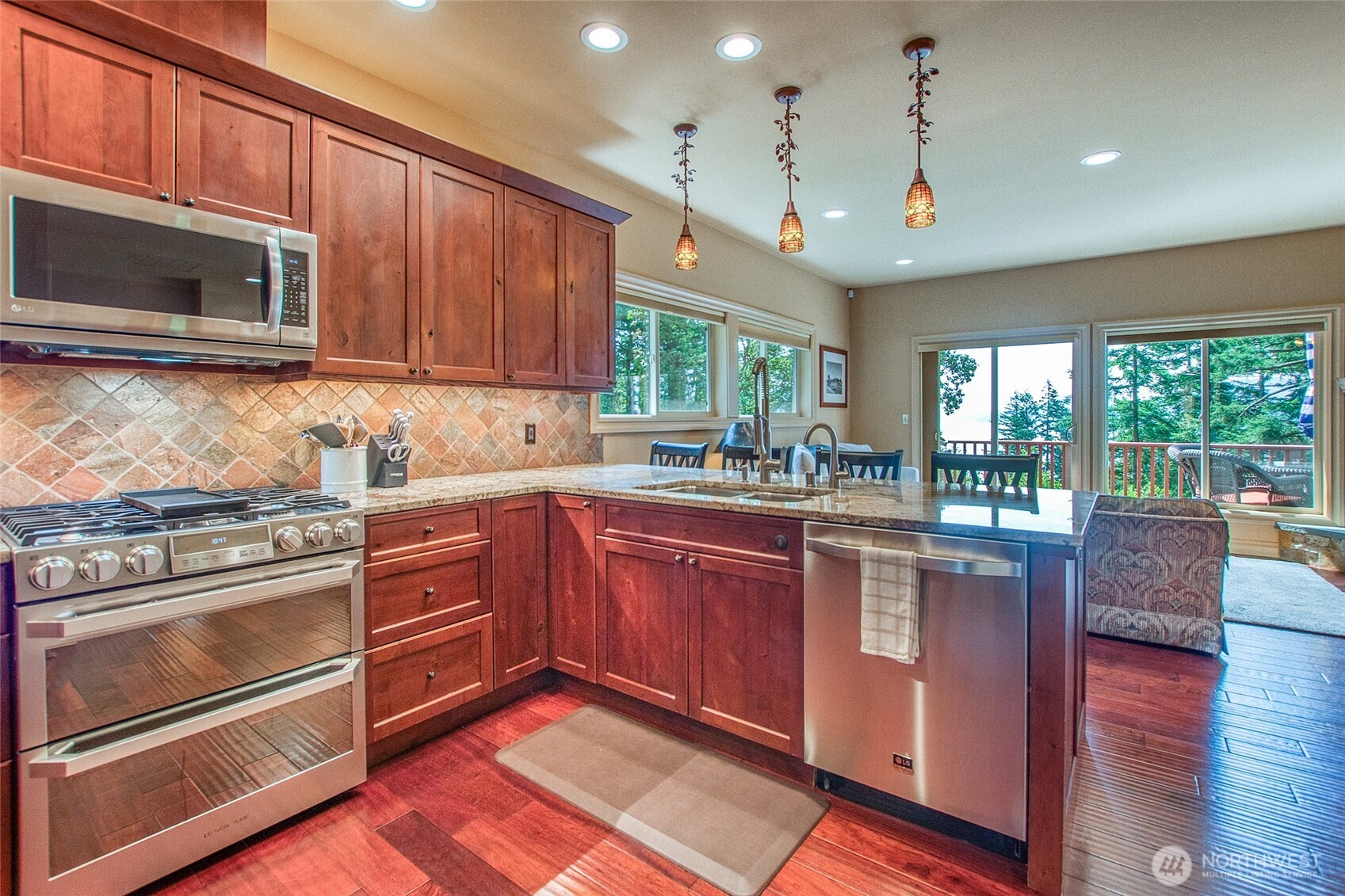 211 Geer Lane Property Photo 10