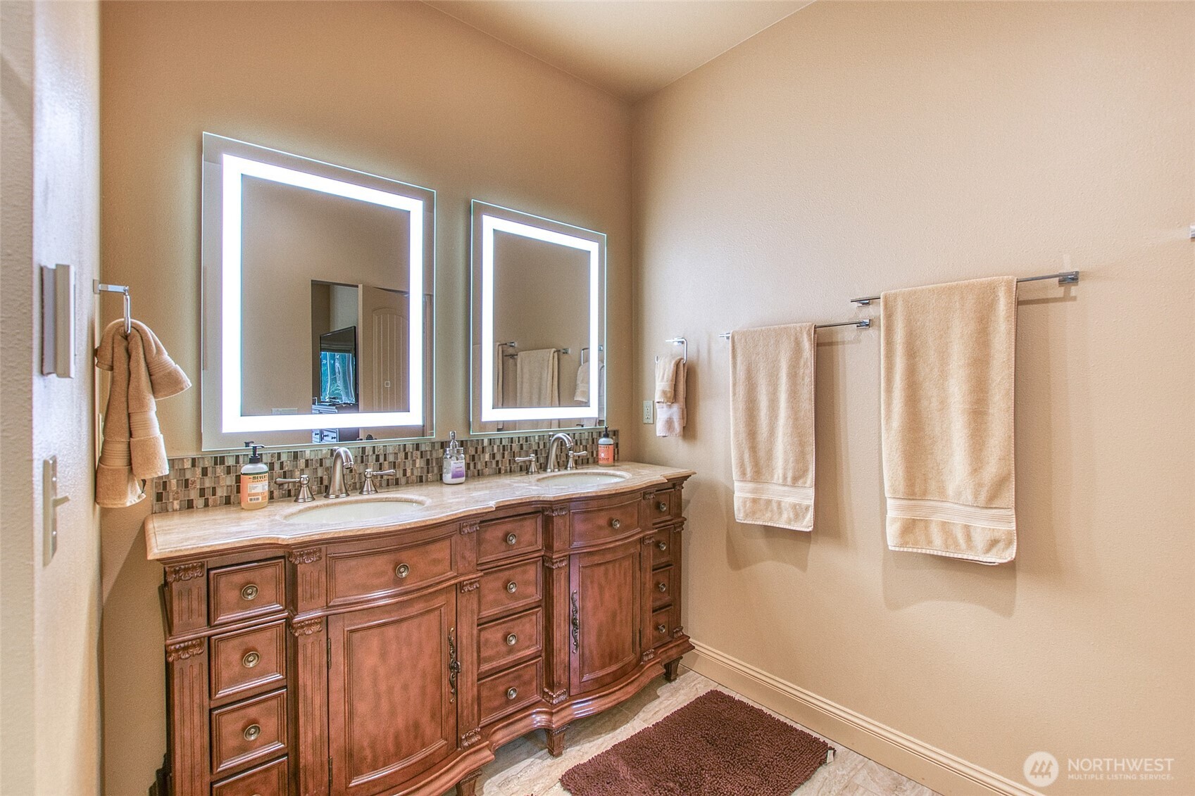 211 Geer Lane Property Photo 27