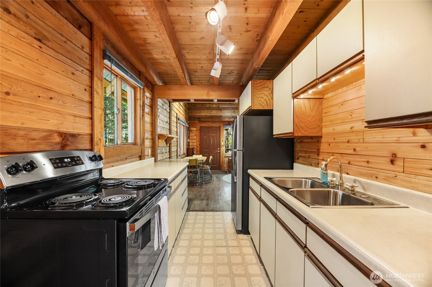 81 Snow Cabin Place Property Photo 6