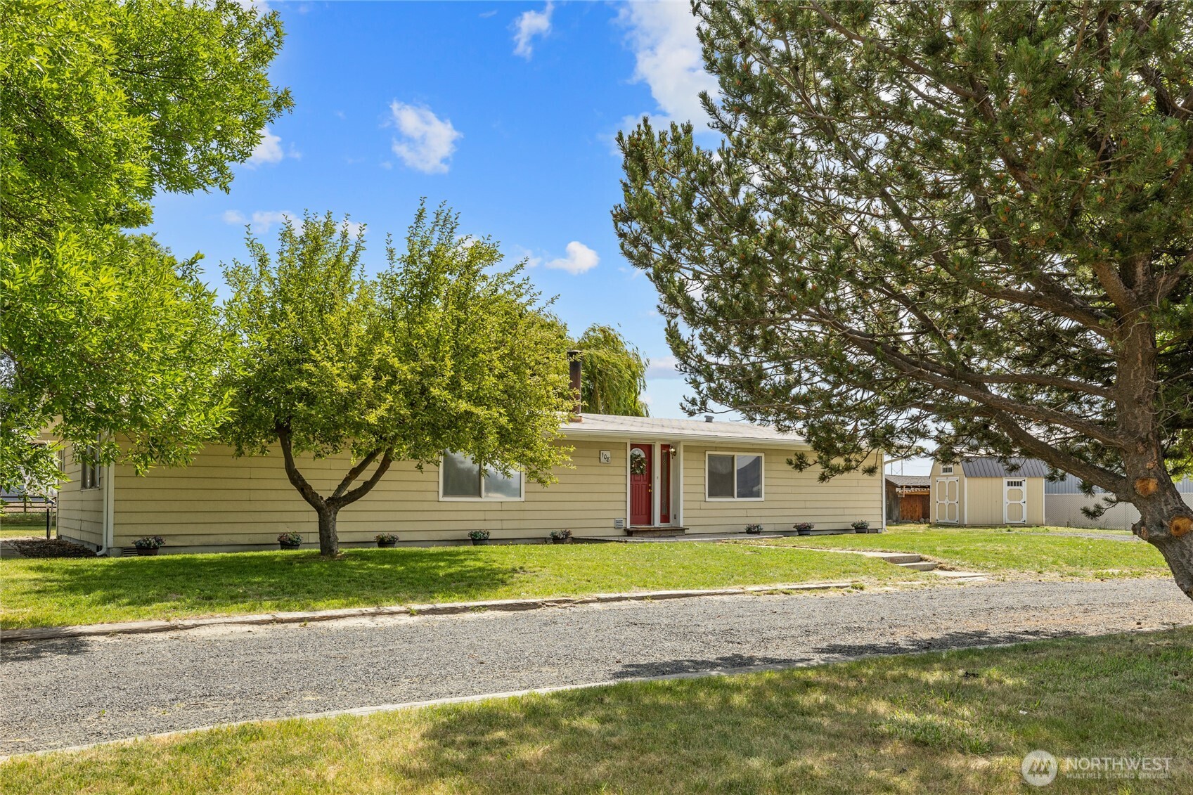 108 S Clark Street Property Photo 4