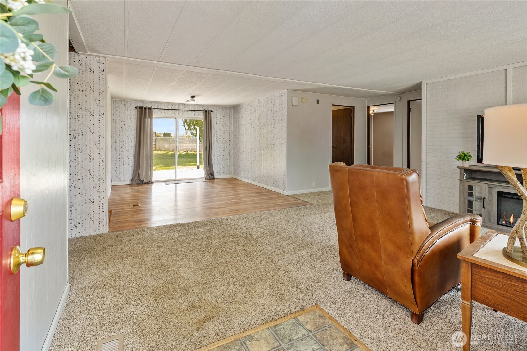 108 S Clark Street Property Photo 6